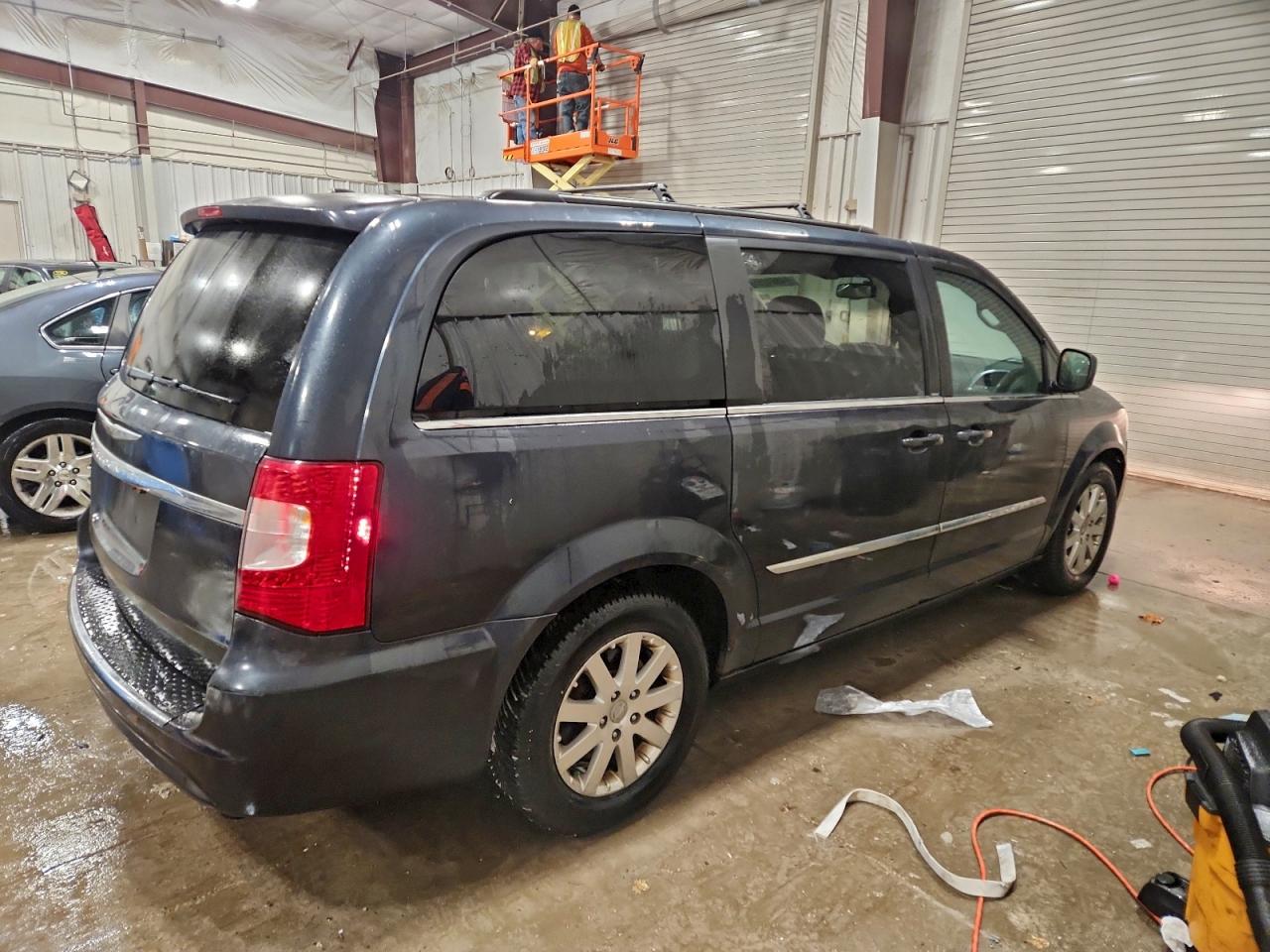 CHRYSLER TOWN & COUNTRY TOURING