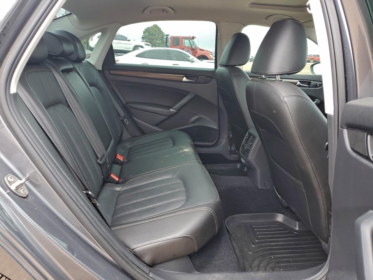 VOLKSWAGEN PASSAT LIMITED EDITION