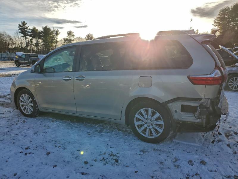 2017 TOYOTA SIENNA XLE #3319034287