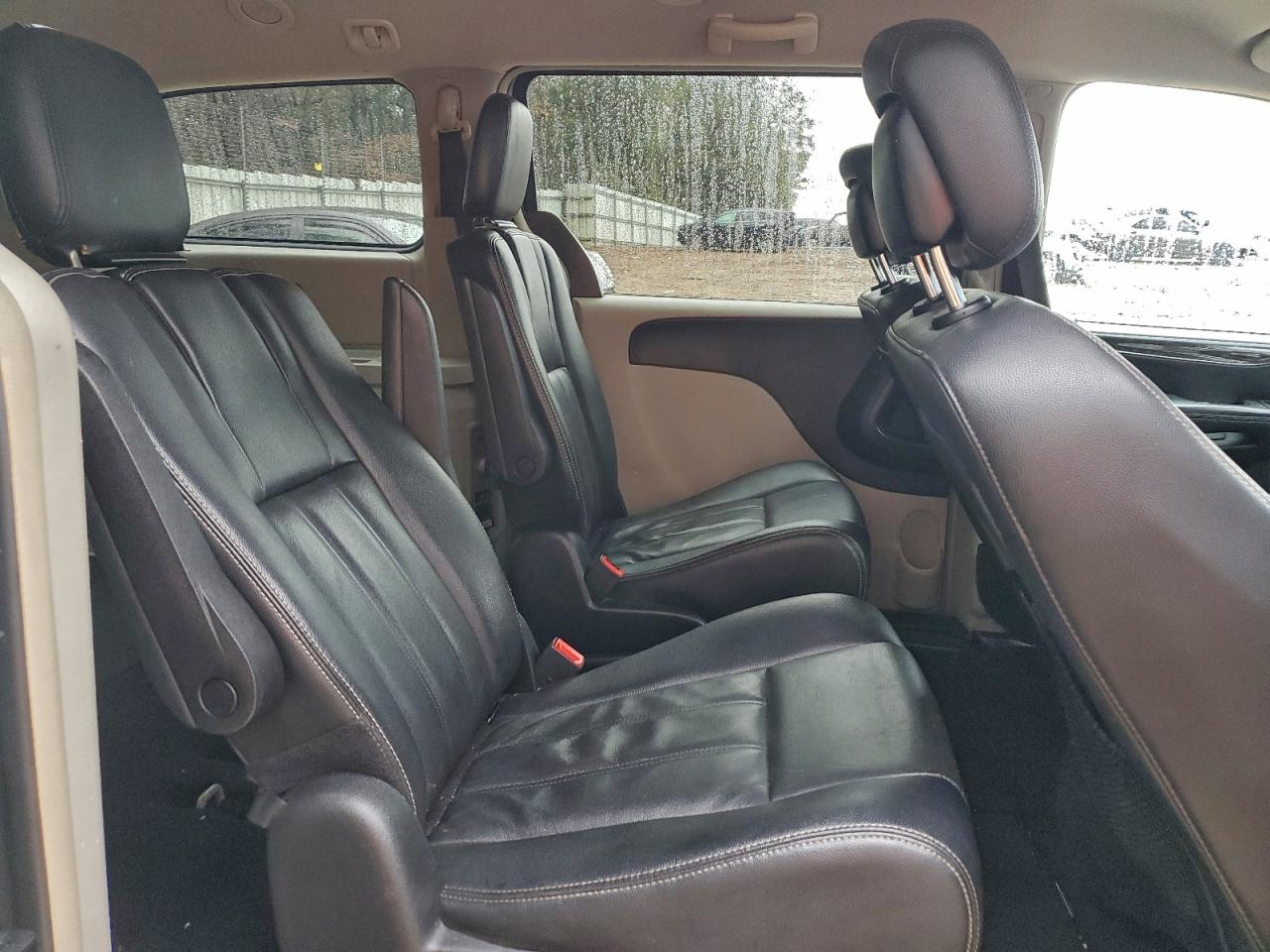 CHRYSLER TOWN & COUNTRY TOURING