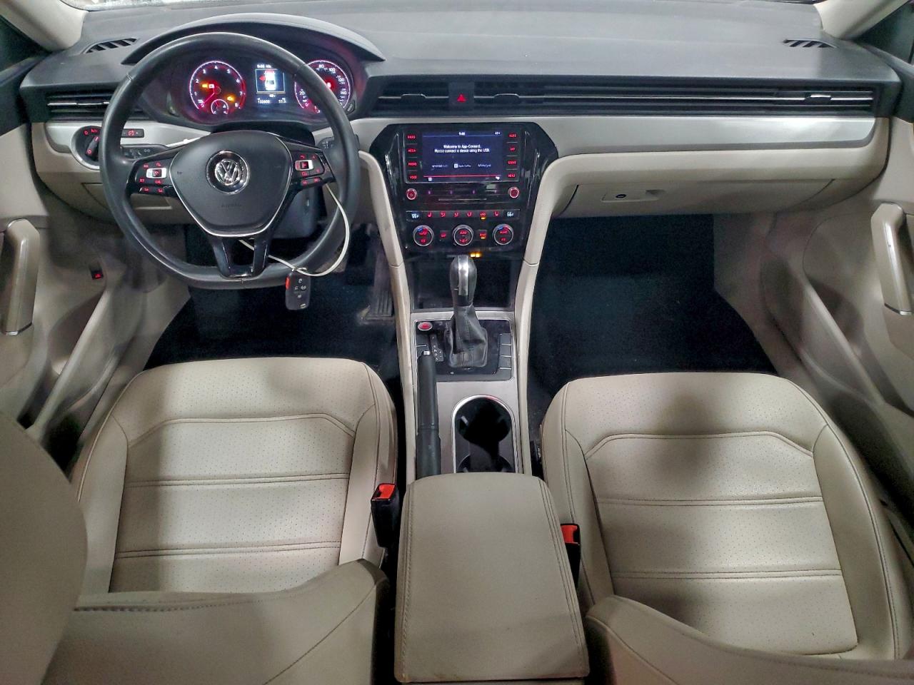 VOLKSWAGEN PASSAT SE