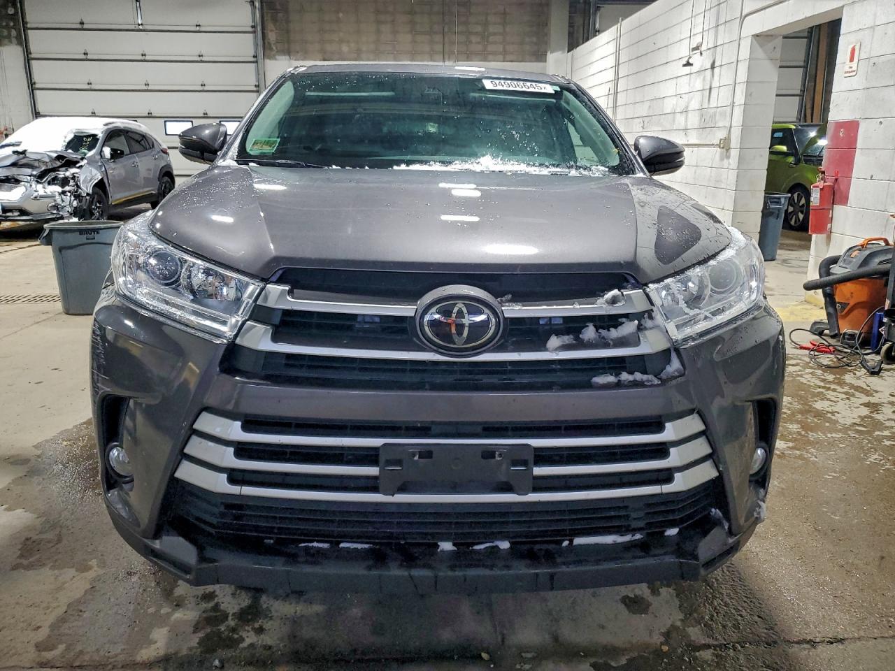 TOYOTA HIGHLANDER LE