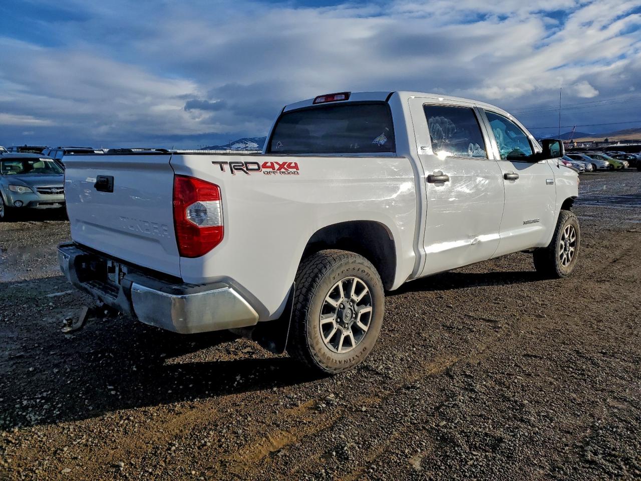 TOYOTA TUNDRA CREWMAX SR5