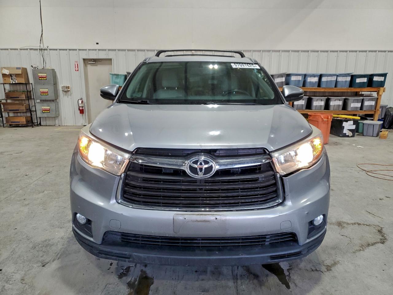 Lot #3317760121 2015 TOYOTA HIGHLANDER