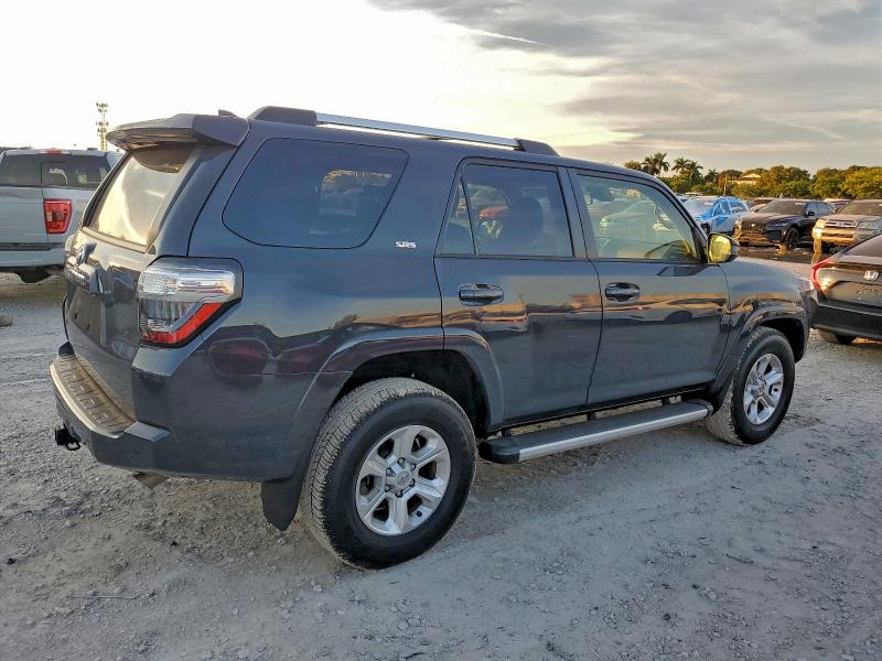 2024 TOYOTA 4RUNNER SR #3305307339
