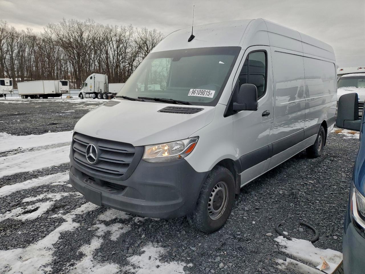 MERCEDES-BENZ SPRINTER 2500