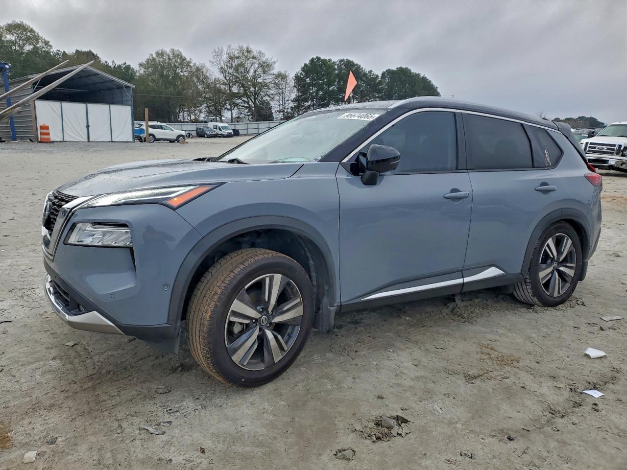 NISSAN ROGUE PLATINUM