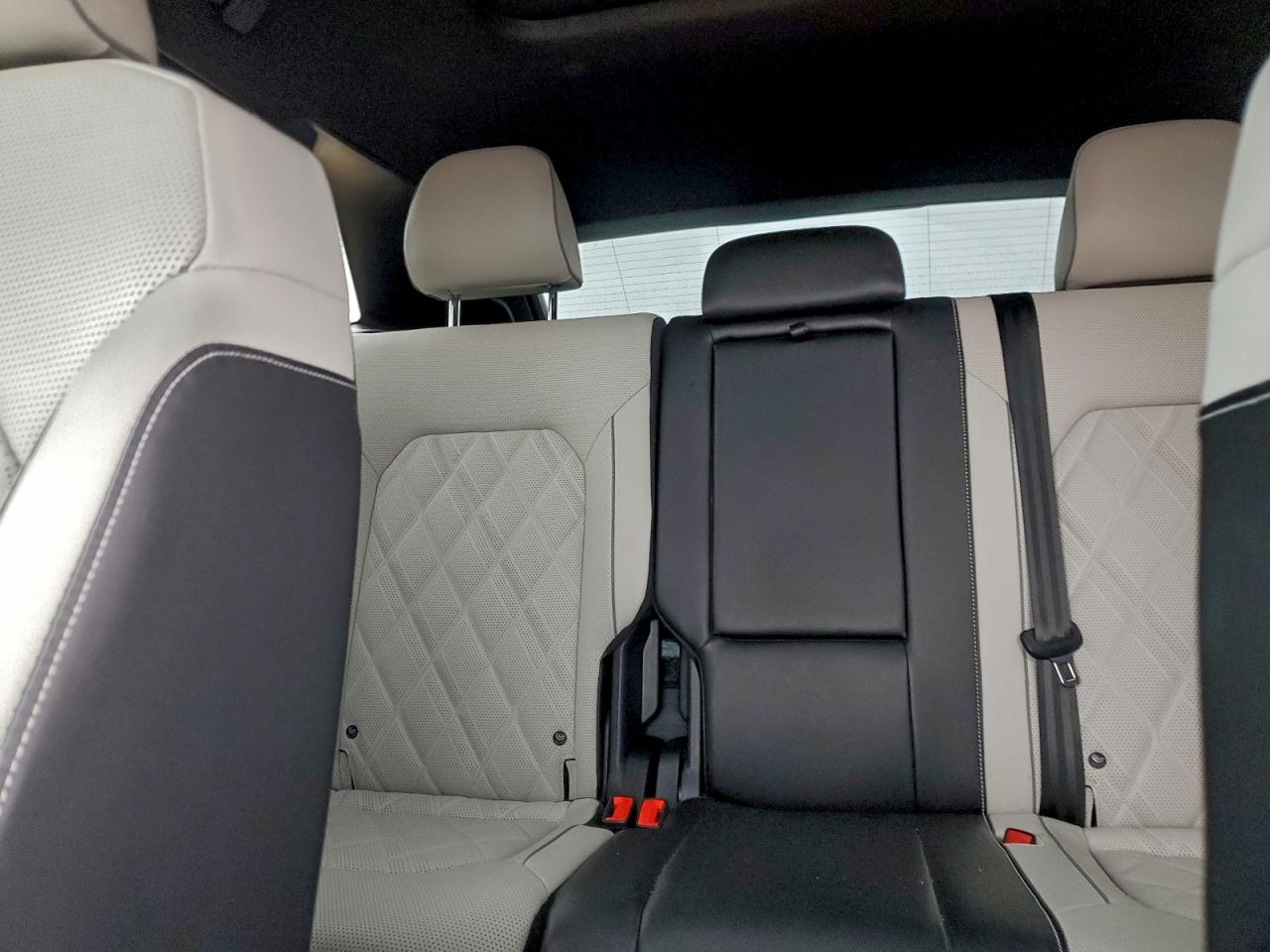 VOLKSWAGEN ATLAS CROSS SPORT SEL PREMIUM R-LINE