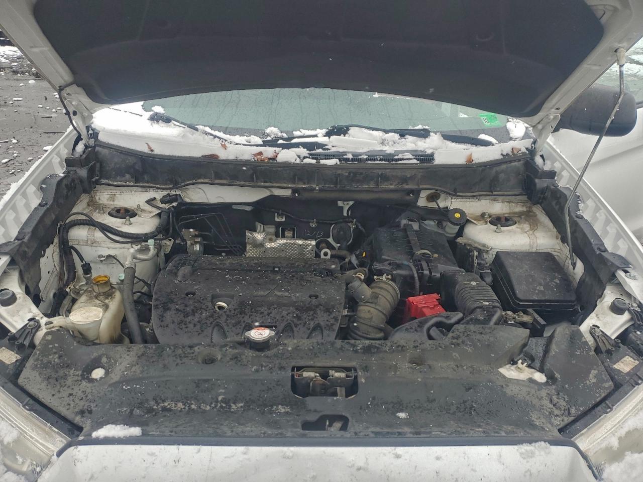 MITSUBISHI OUTLANDER ES