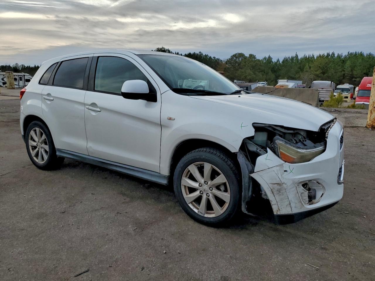 MITSUBISHI OUTLANDER ES