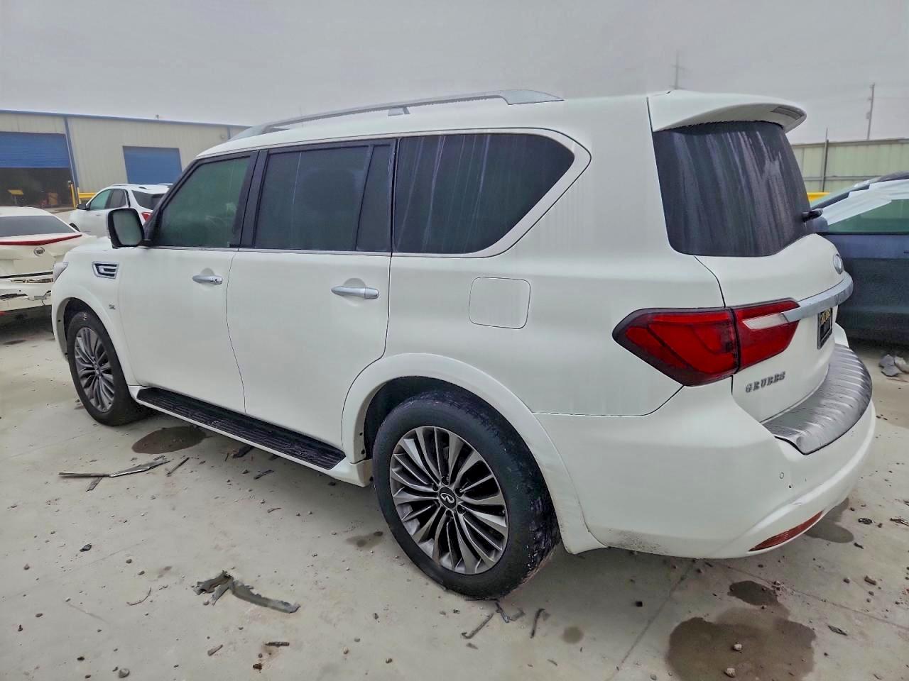 INFINITI QX80 LUXE