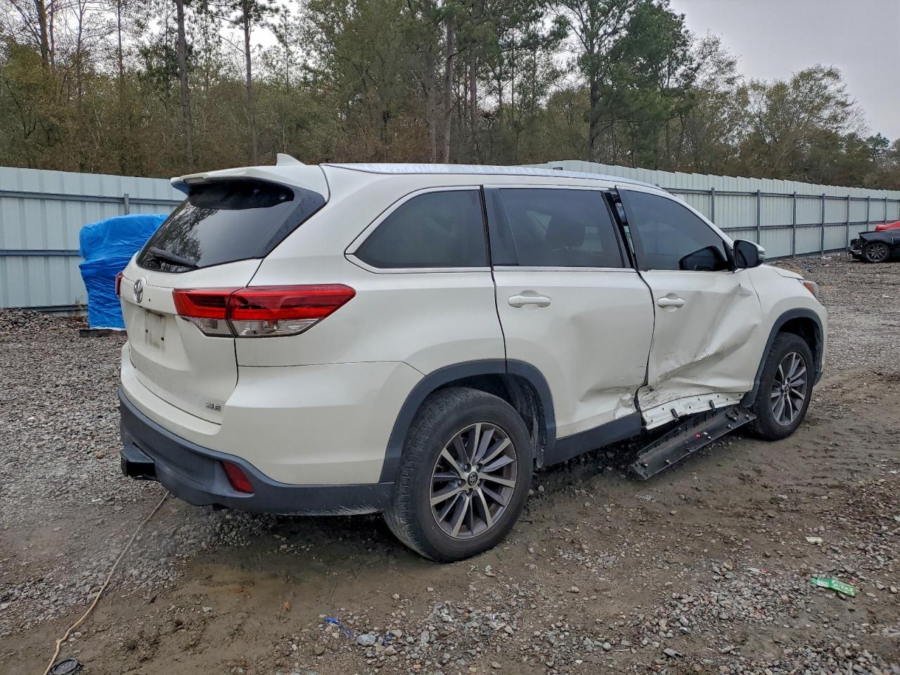TOYOTA HIGHLANDER SE