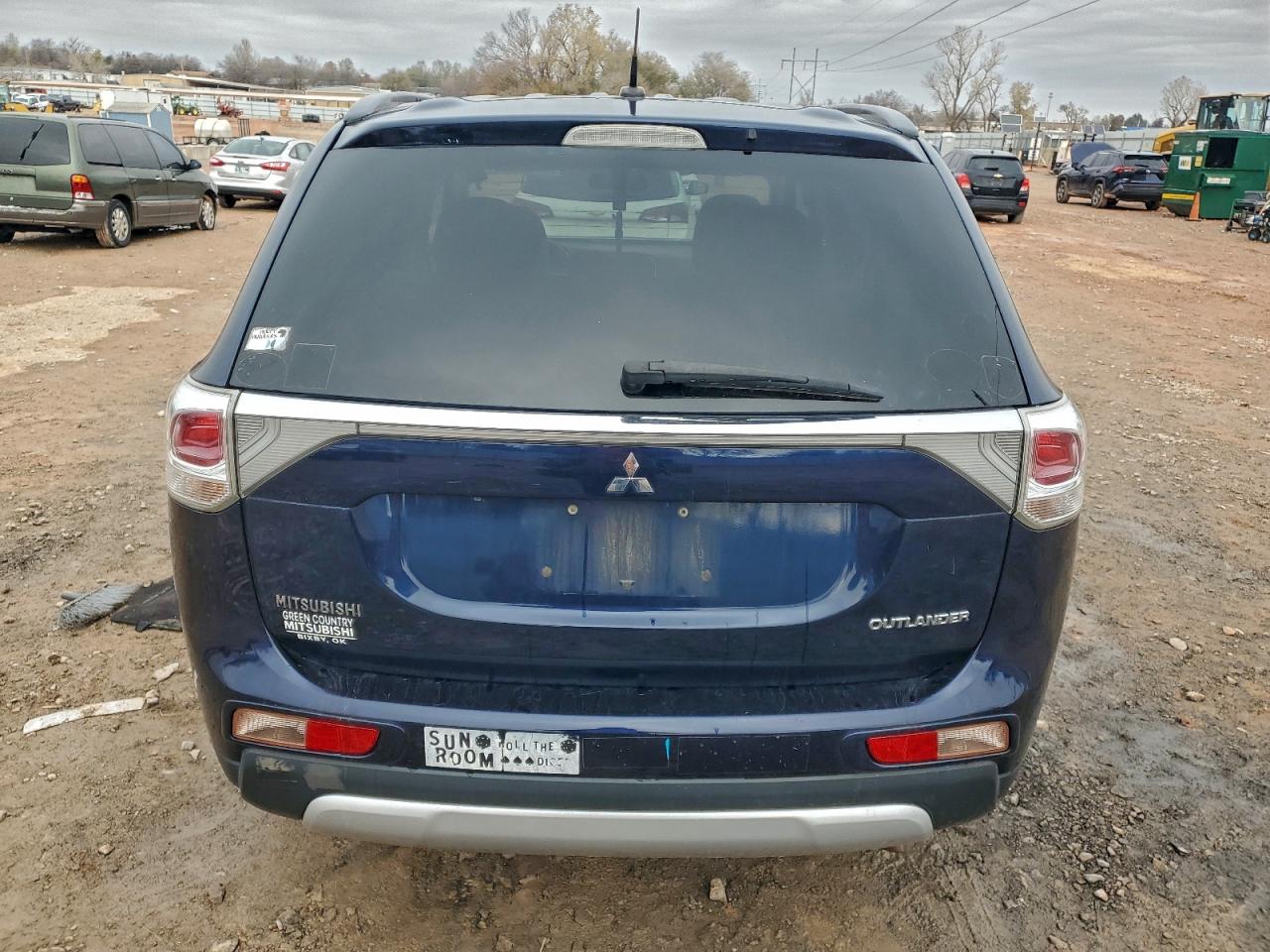 MITSUBISHI OUTLANDER SE