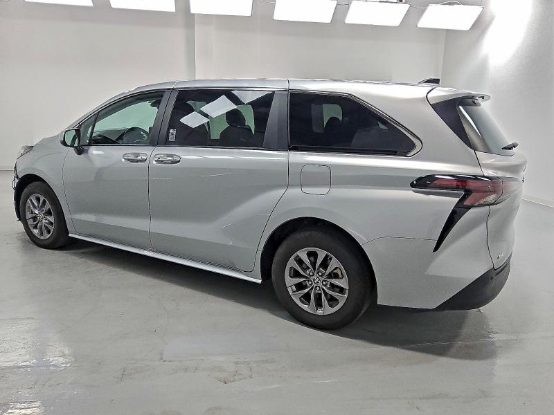 2023 TOYOTA SIENNA XLE #3317743085