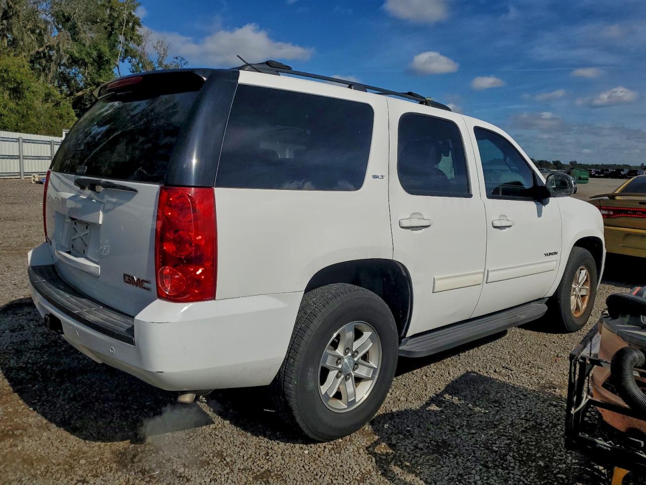 GMC YUKON SLT