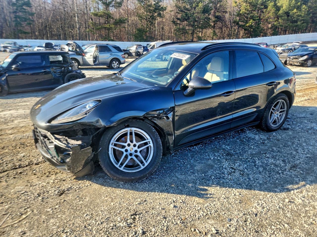 PORSCHE MACAN