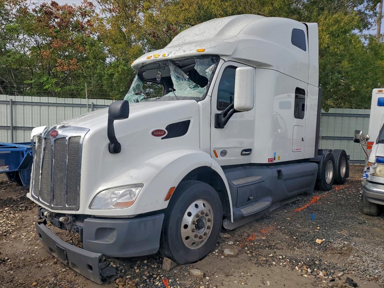 Lot #3309247617 2021 PETERBILT 579