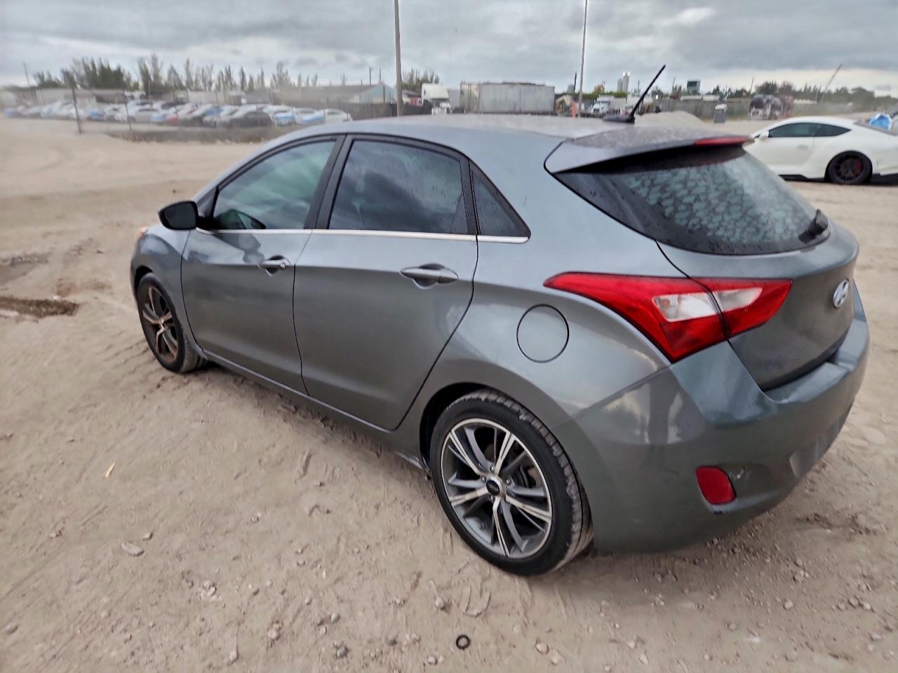 Lot #3318912925 2016 HYUNDAI ELANTRA GT