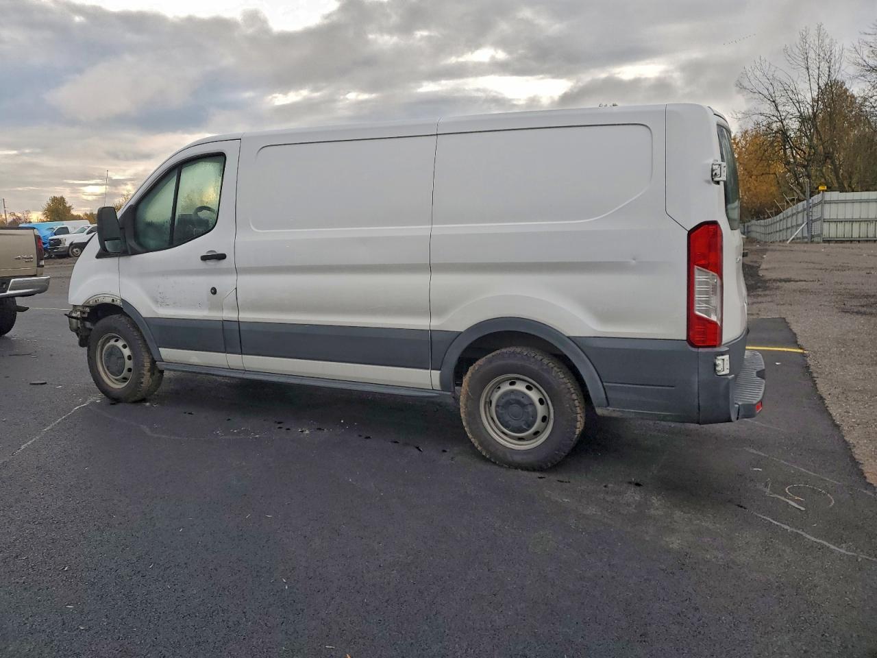 Lot #3311448241 2015 FORD TRANSIT T-