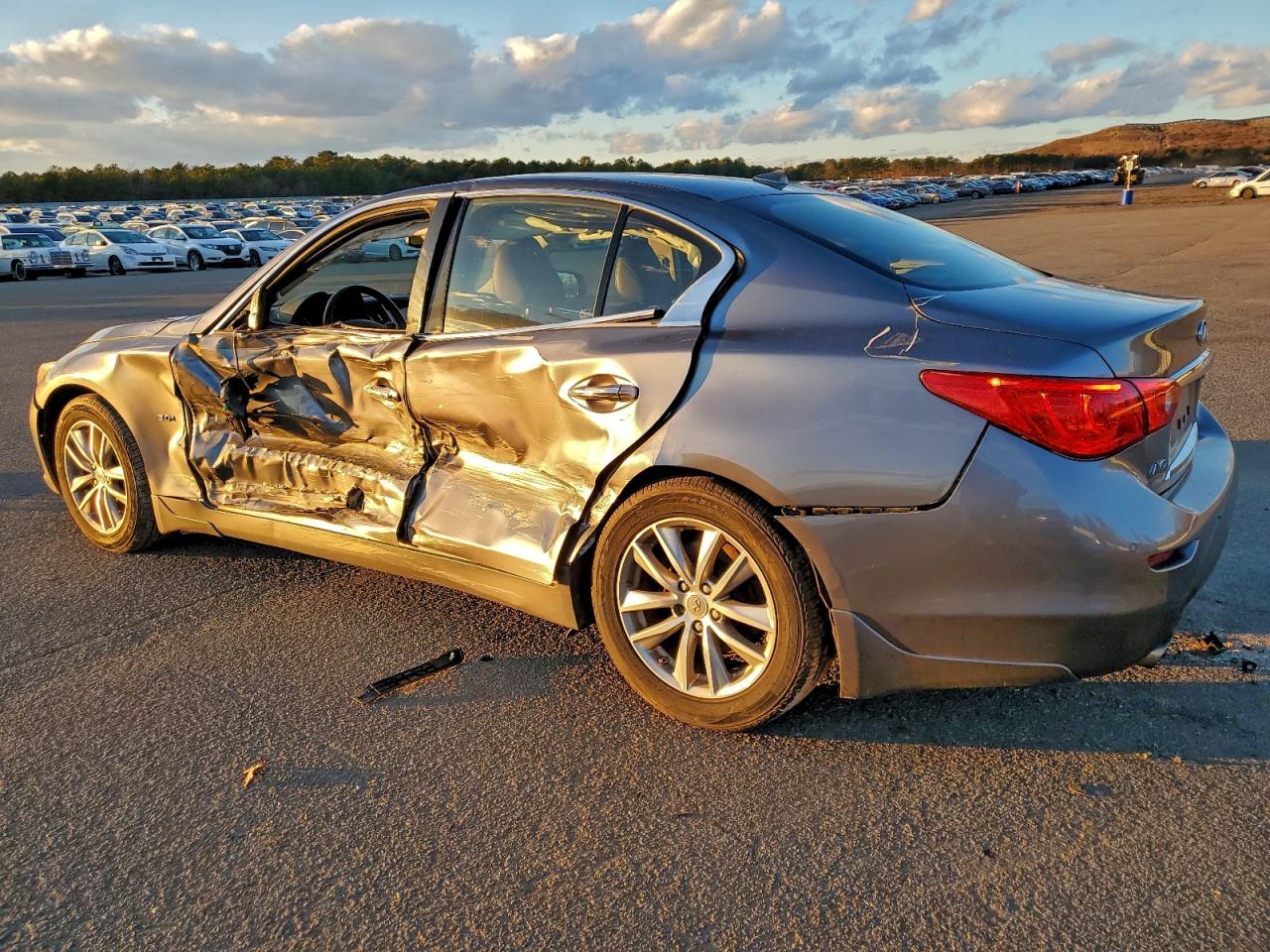 INFINITI Q50 PREMIUM