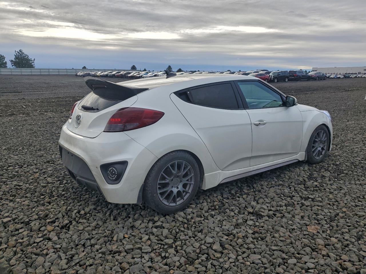 HYUNDAI VELOSTER TURBO