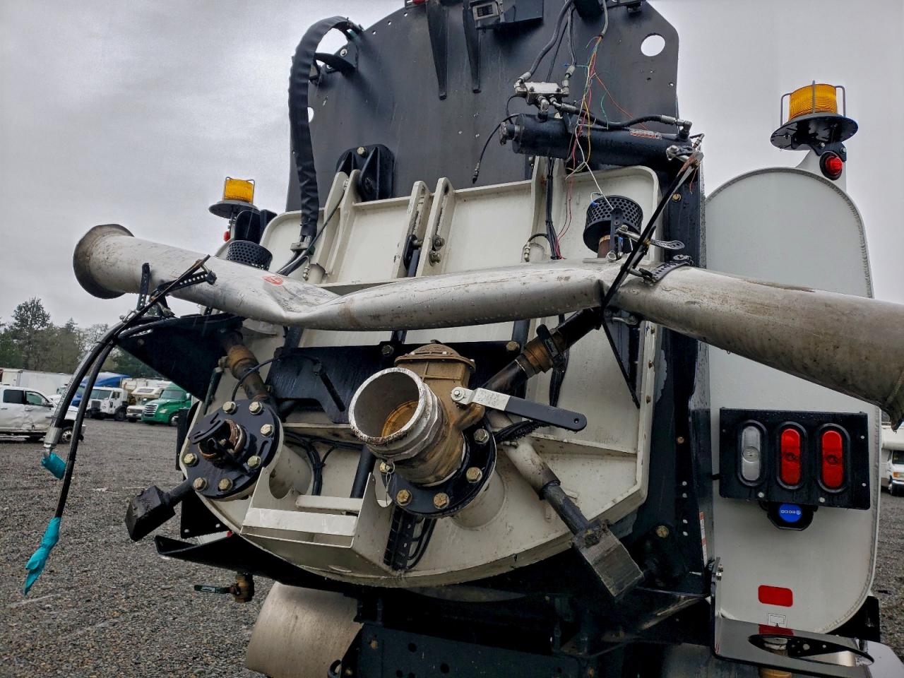 Lot #3317738066 2025 FREIGHTLINER 114SD