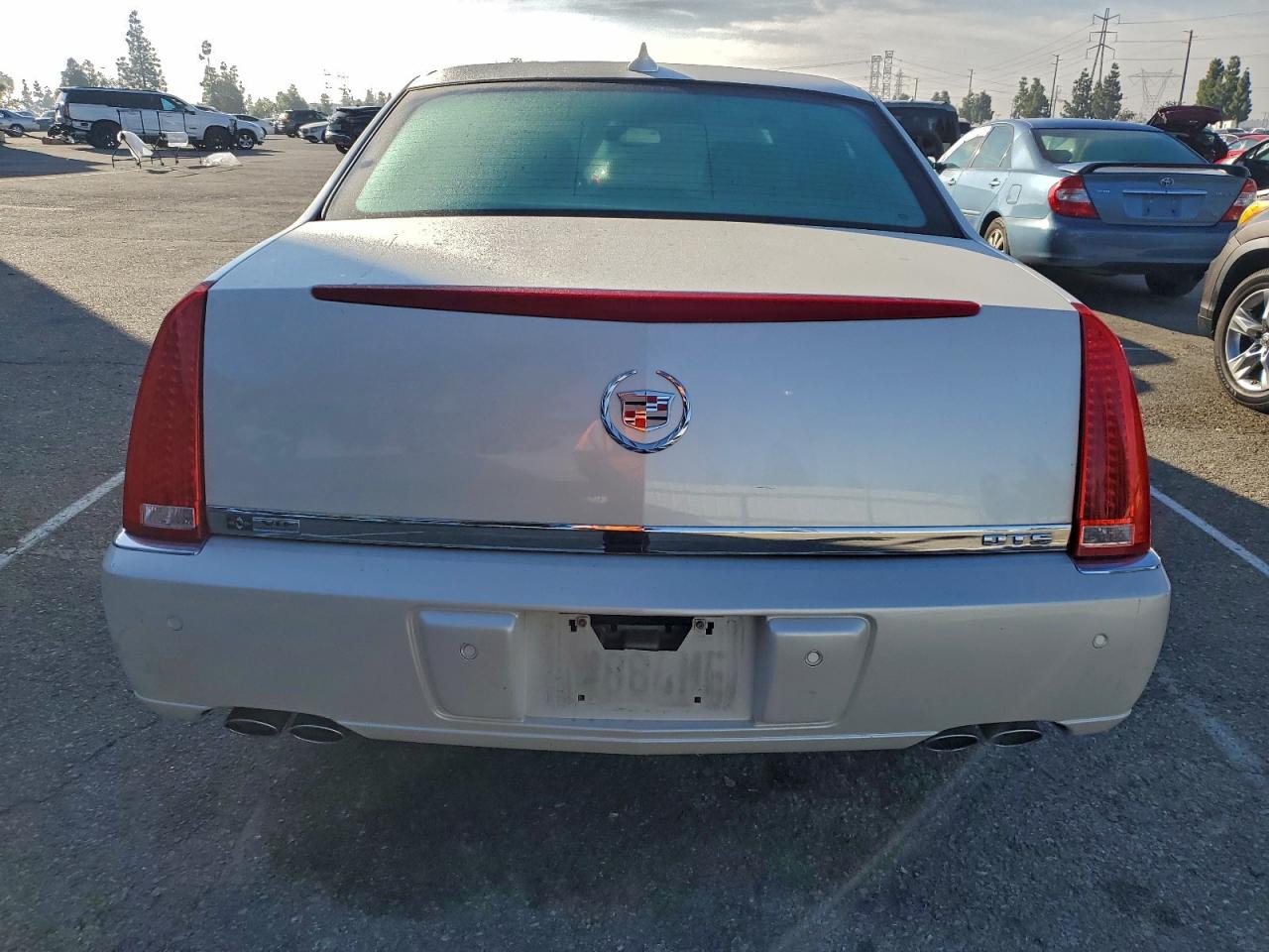 CADILLAC DTS LUXURY COLLECTION