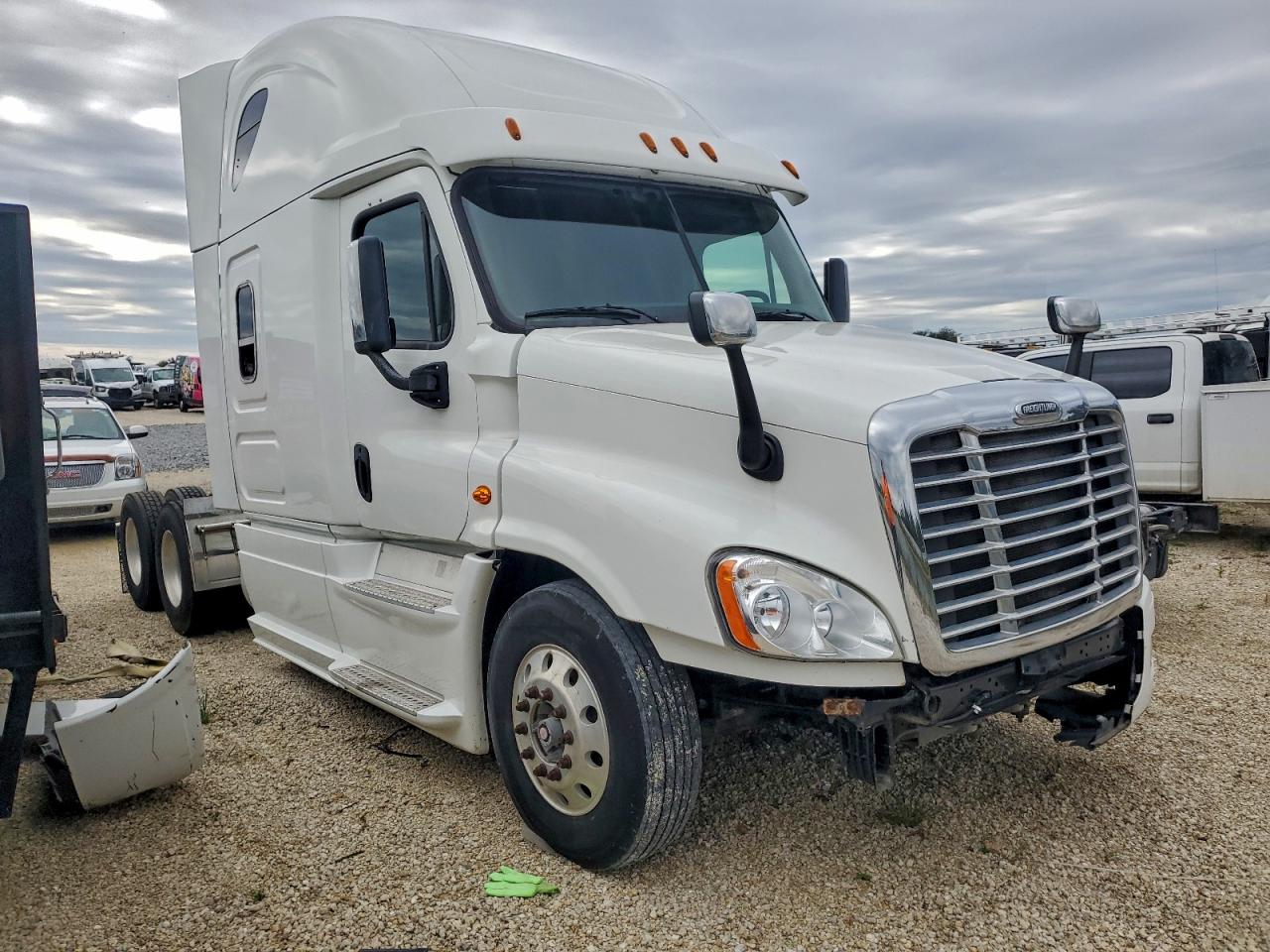 Lot #3309467586 2015 FREIGHTLINER CASCADIA 1