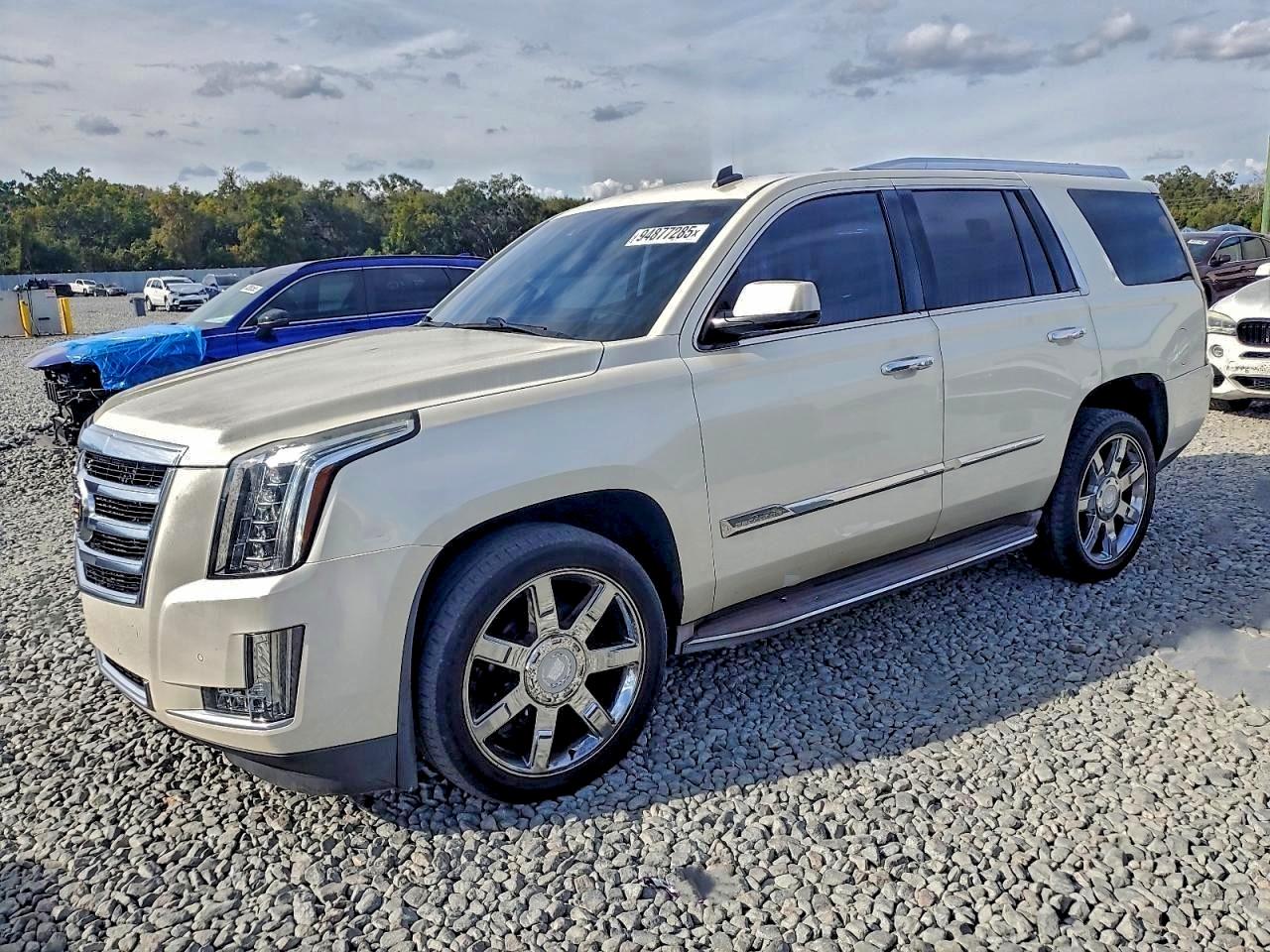 CADILLAC ESCALADE LUXURY
