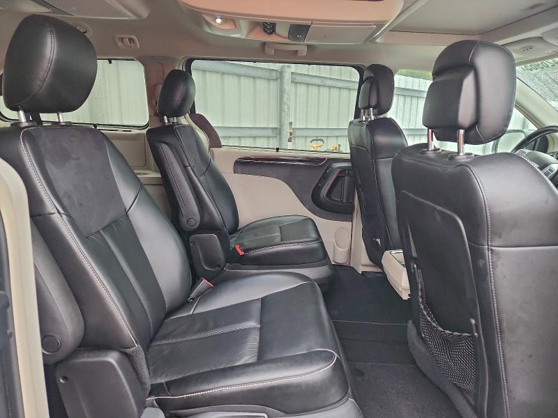 2015 CHRYSLER TOWN & COU #3303731434