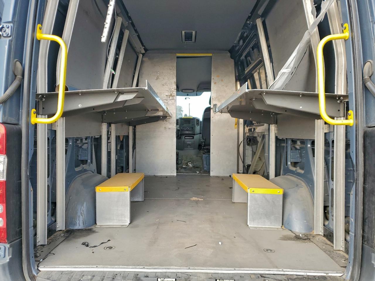 MERCEDES-BENZ SPRINTER 2500