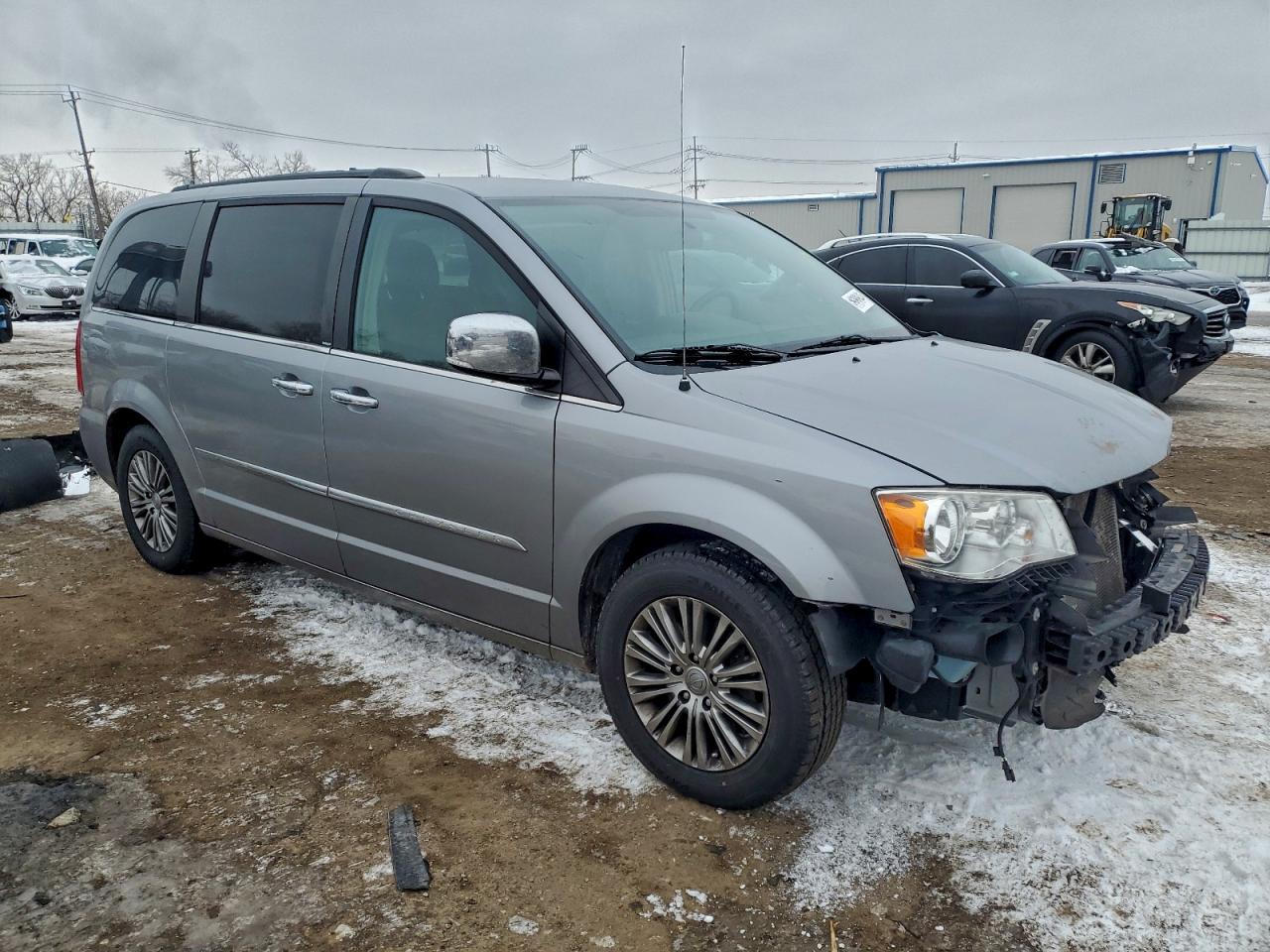 CHRYSLER TOWN & COUNTRY TOURING L