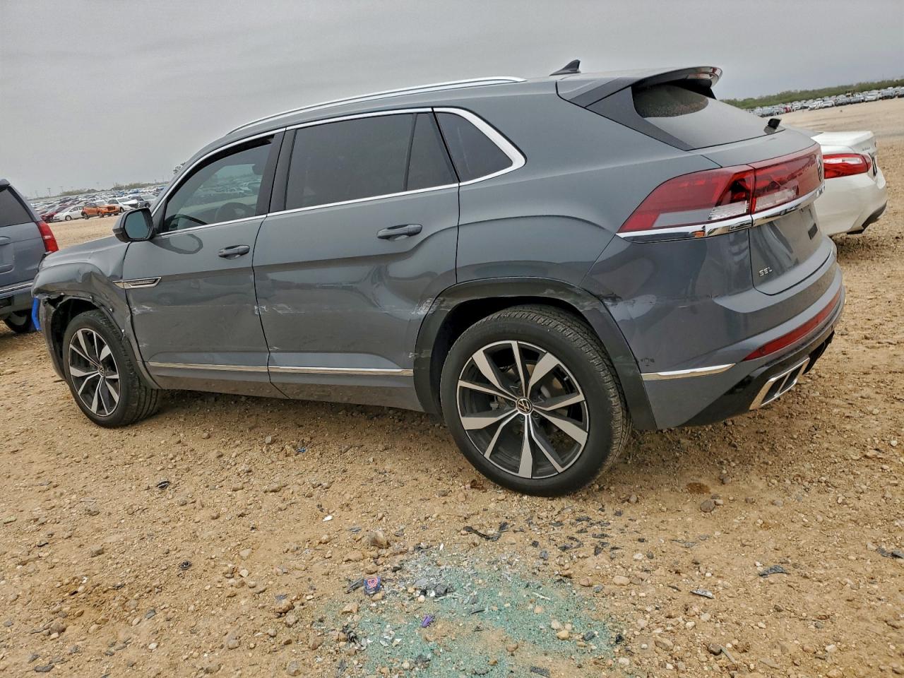 VOLKSWAGEN ATLAS CROSS SPORT SEL PREMIUM R-LINE