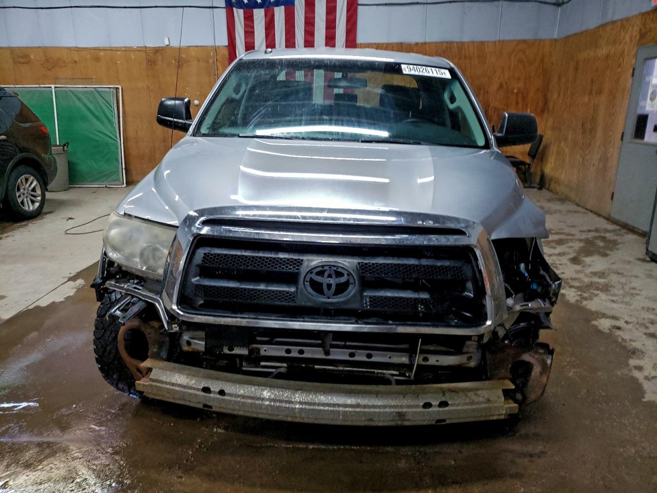 TOYOTA TUNDRA DOUBLE CAB SR5