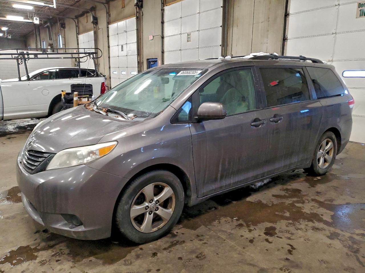 Lot #3312594173 2014 TOYOTA SIENNA