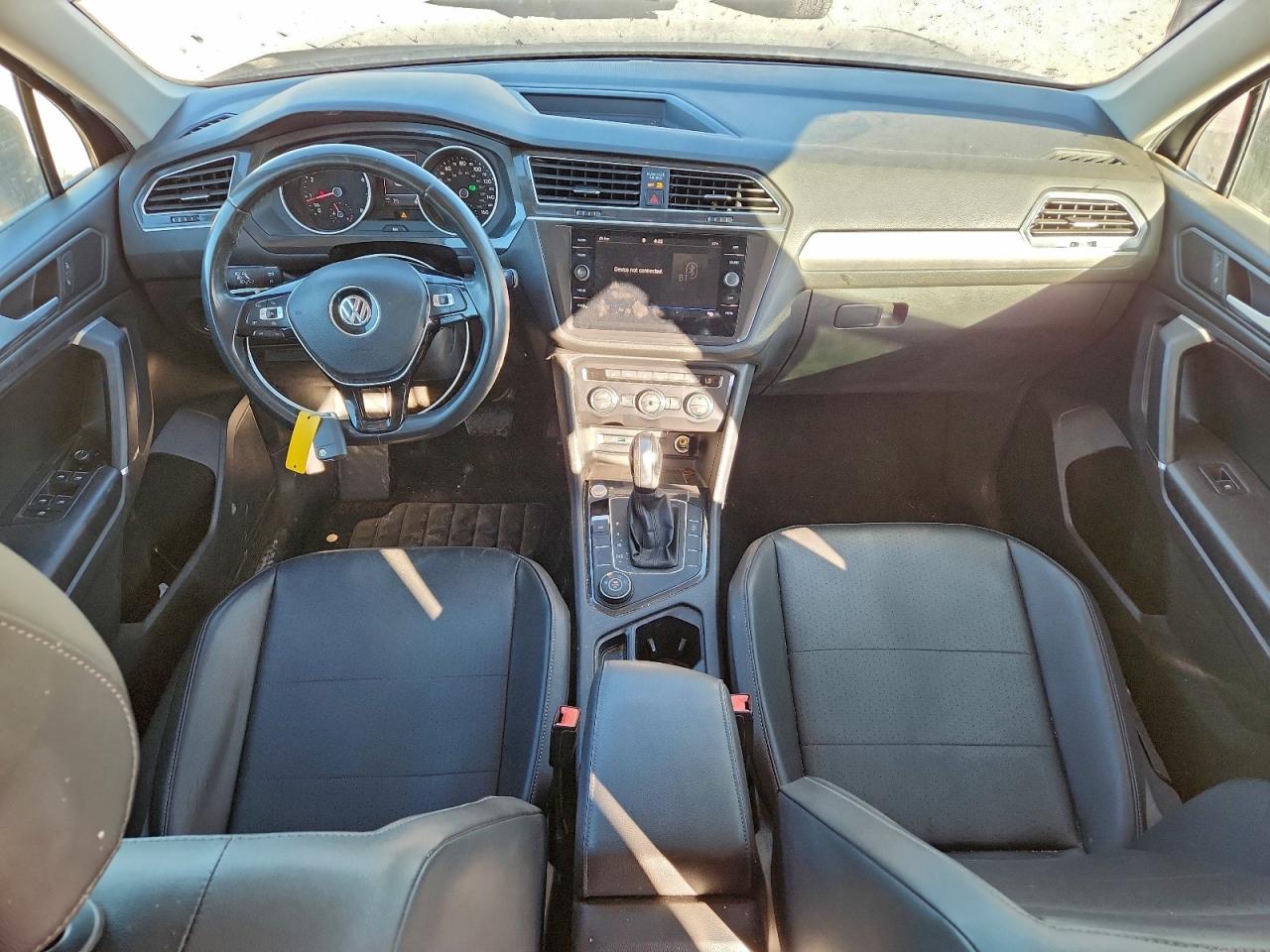 VOLKSWAGEN TIGUAN SE