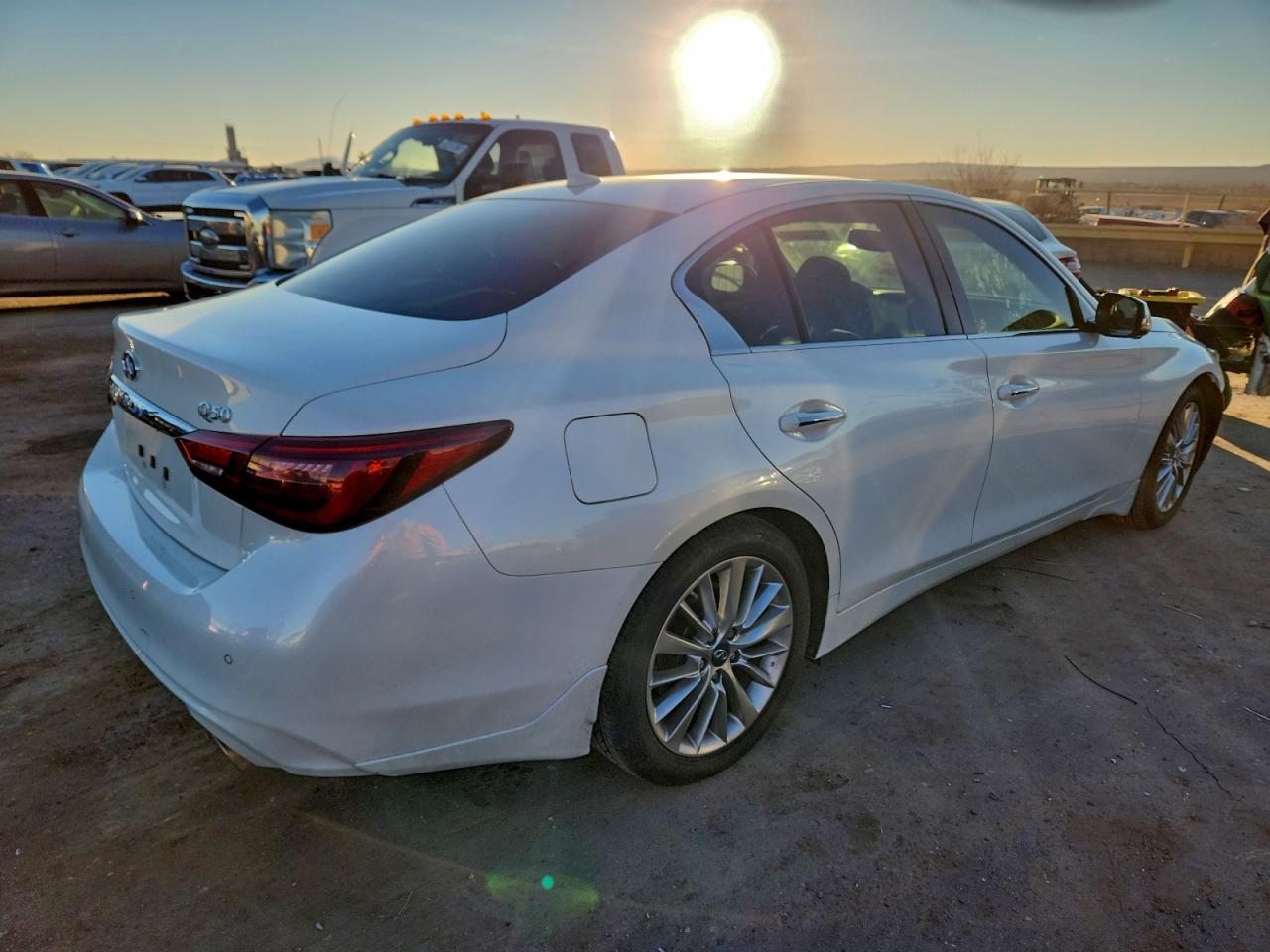 INFINITI Q50 LUXE