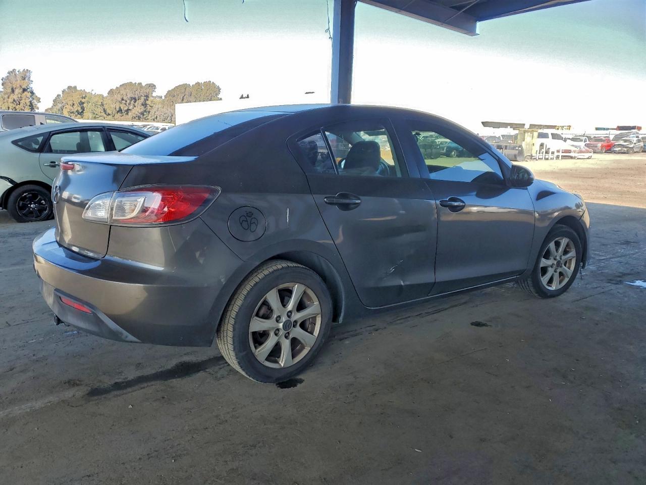 MAZDA 3 I