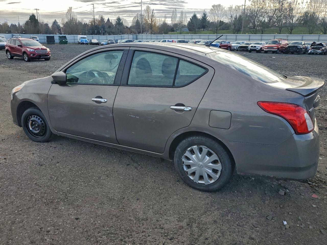 NISSAN VERSA S