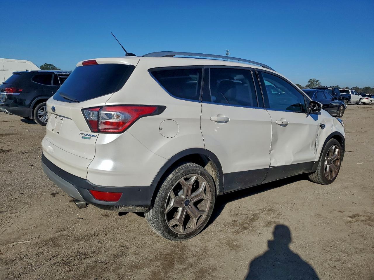 FORD ESCAPE TITANIUM