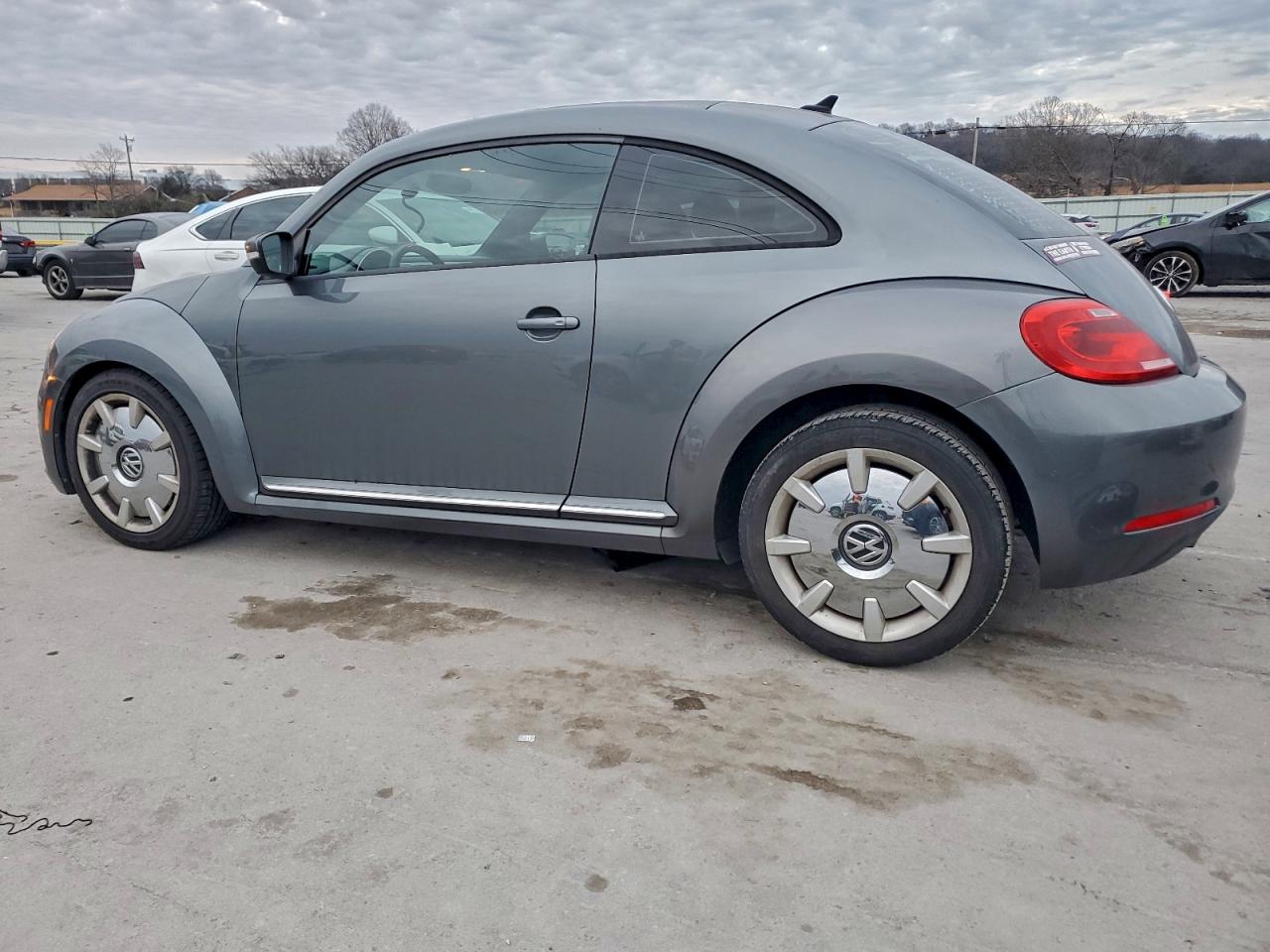 VOLKSWAGEN BEETLE