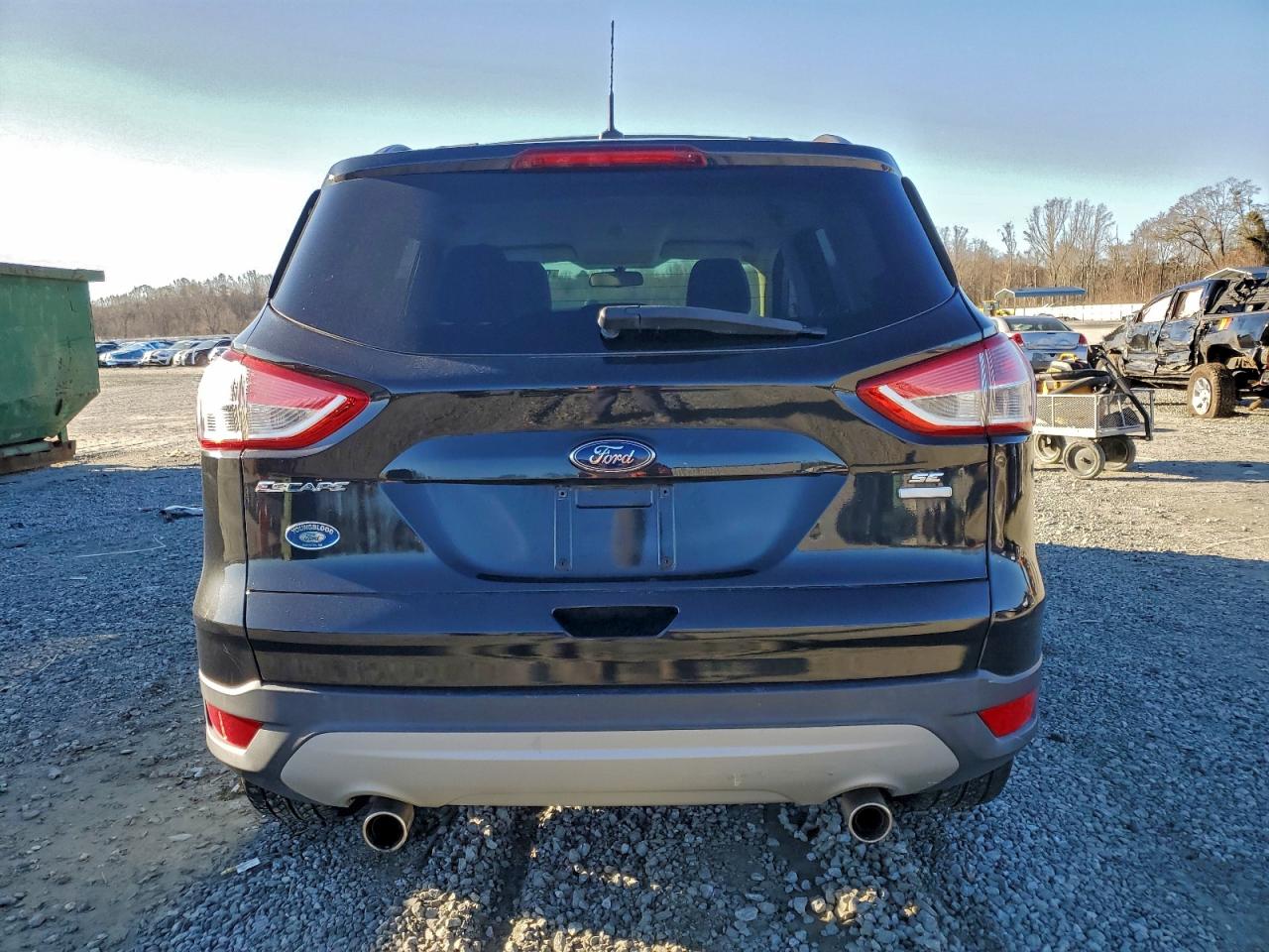 FORD ESCAPE SE