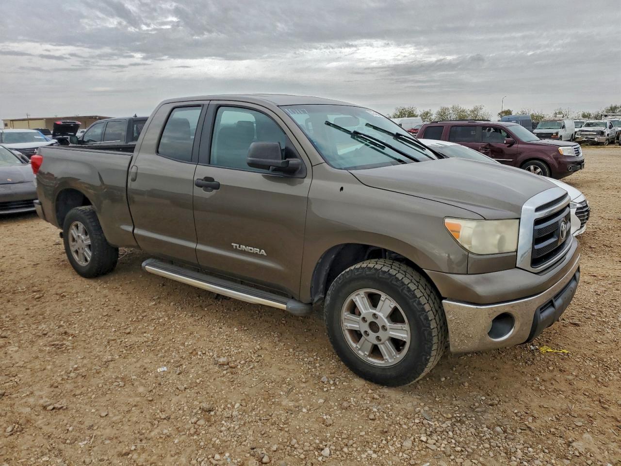 TOYOTA TUNDRA DOUBLE CAB SR5