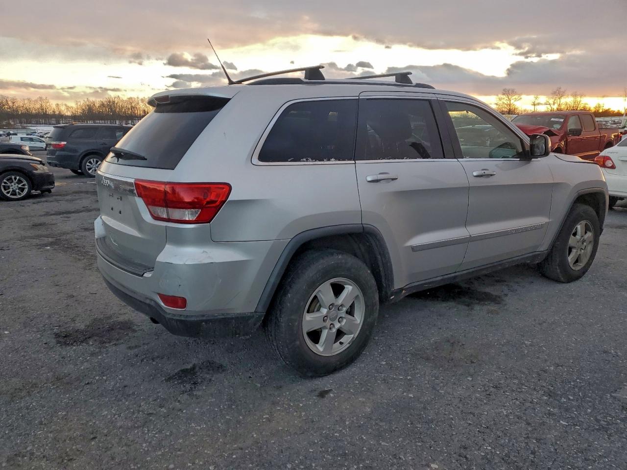 JEEP GRAND CHEROKEE LAREDO