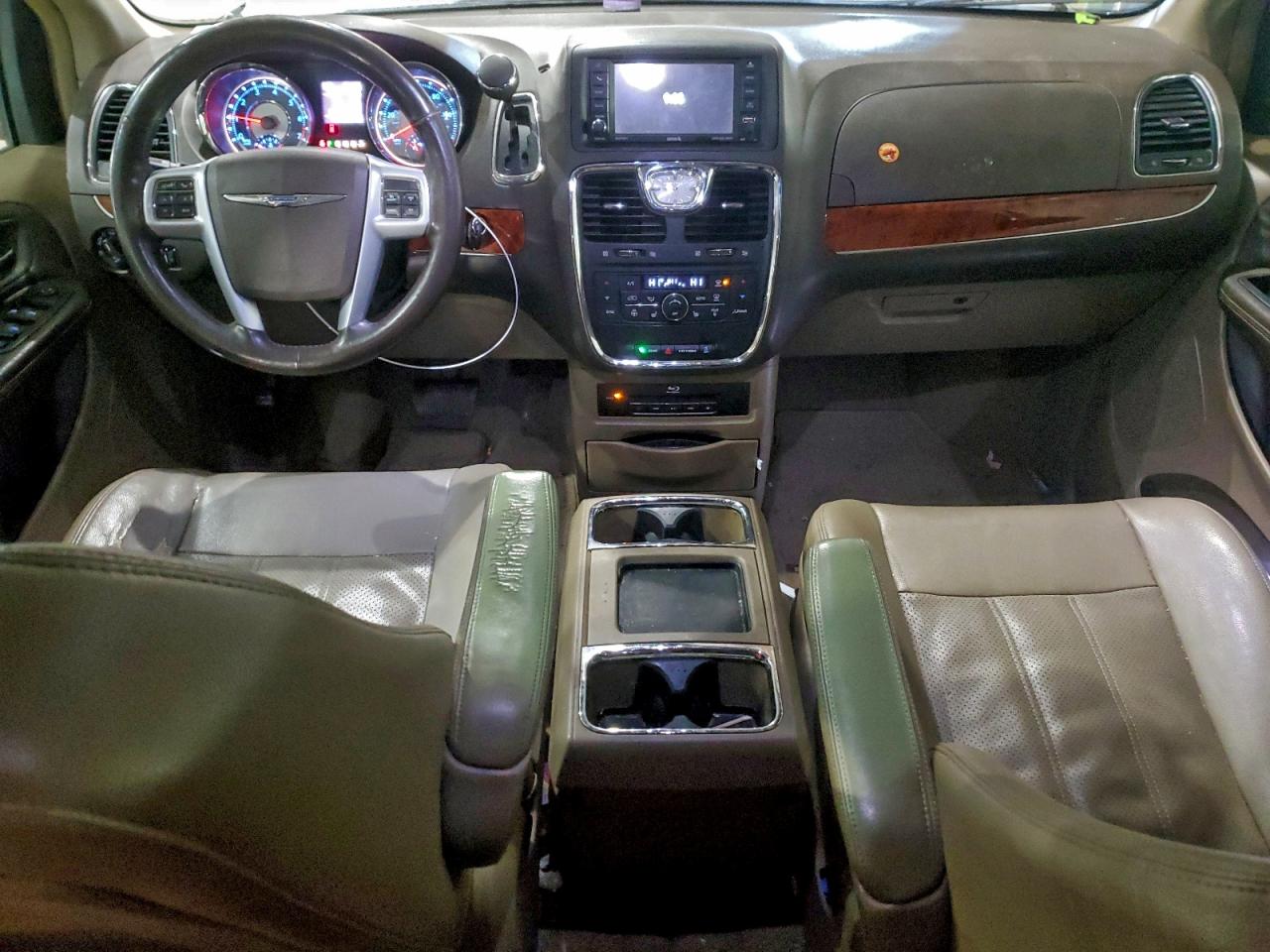 CHRYSLER TOWN & COUNTRY TOURING L