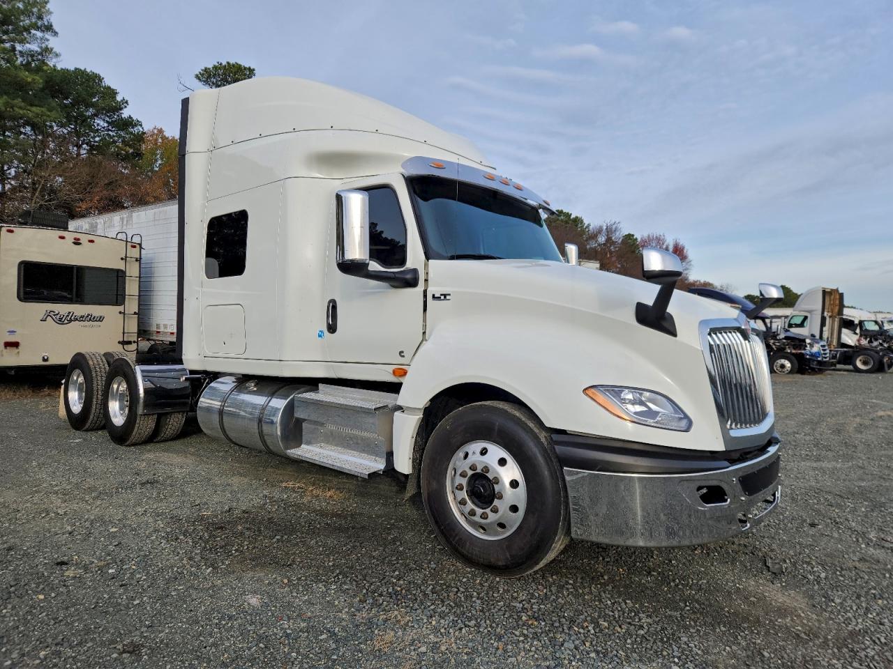 Lot #3316766405 2020 INTERNATIONAL LT625