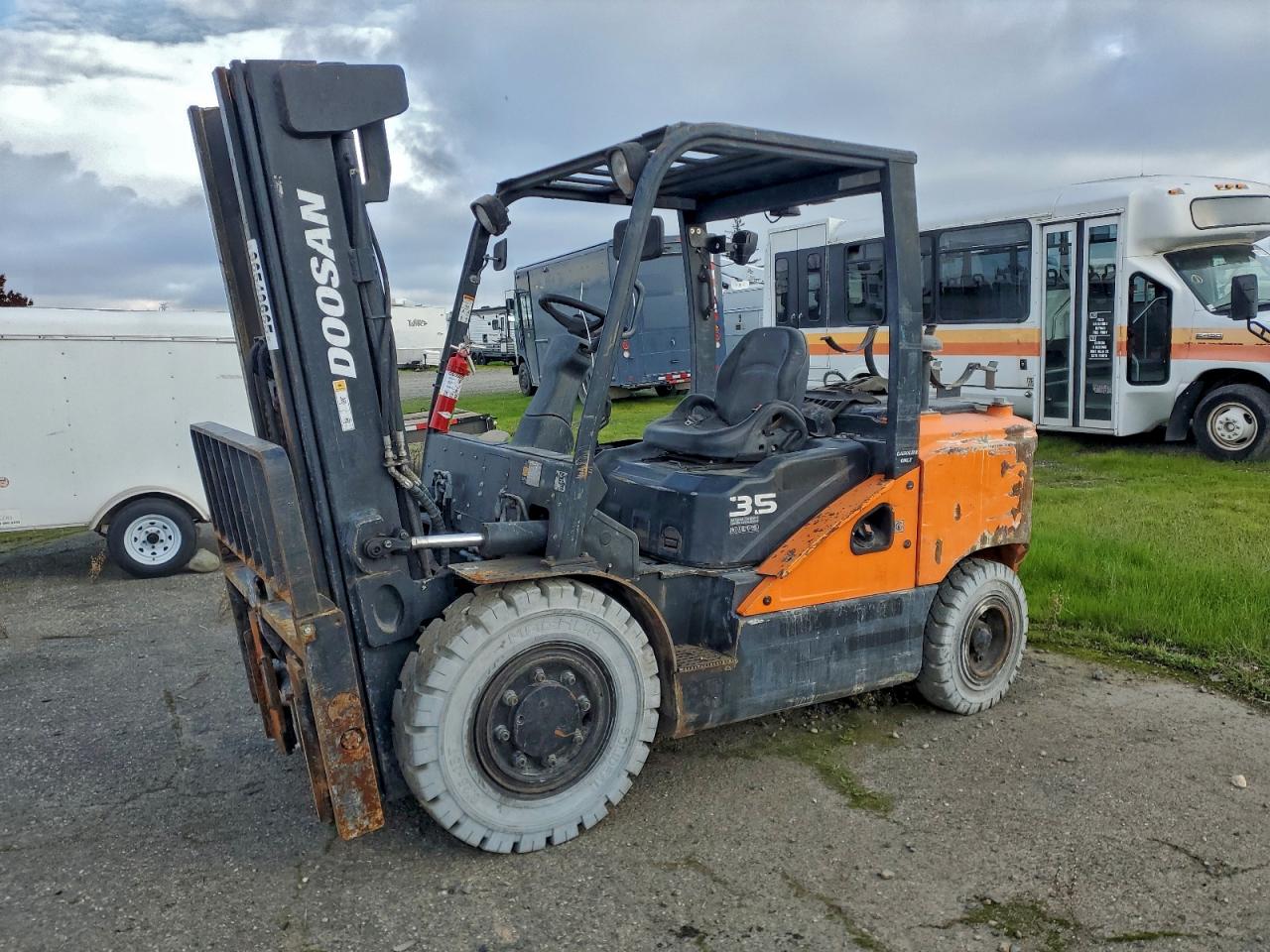 Lot #3317684220 2019 DOOSAN FORKLIFT