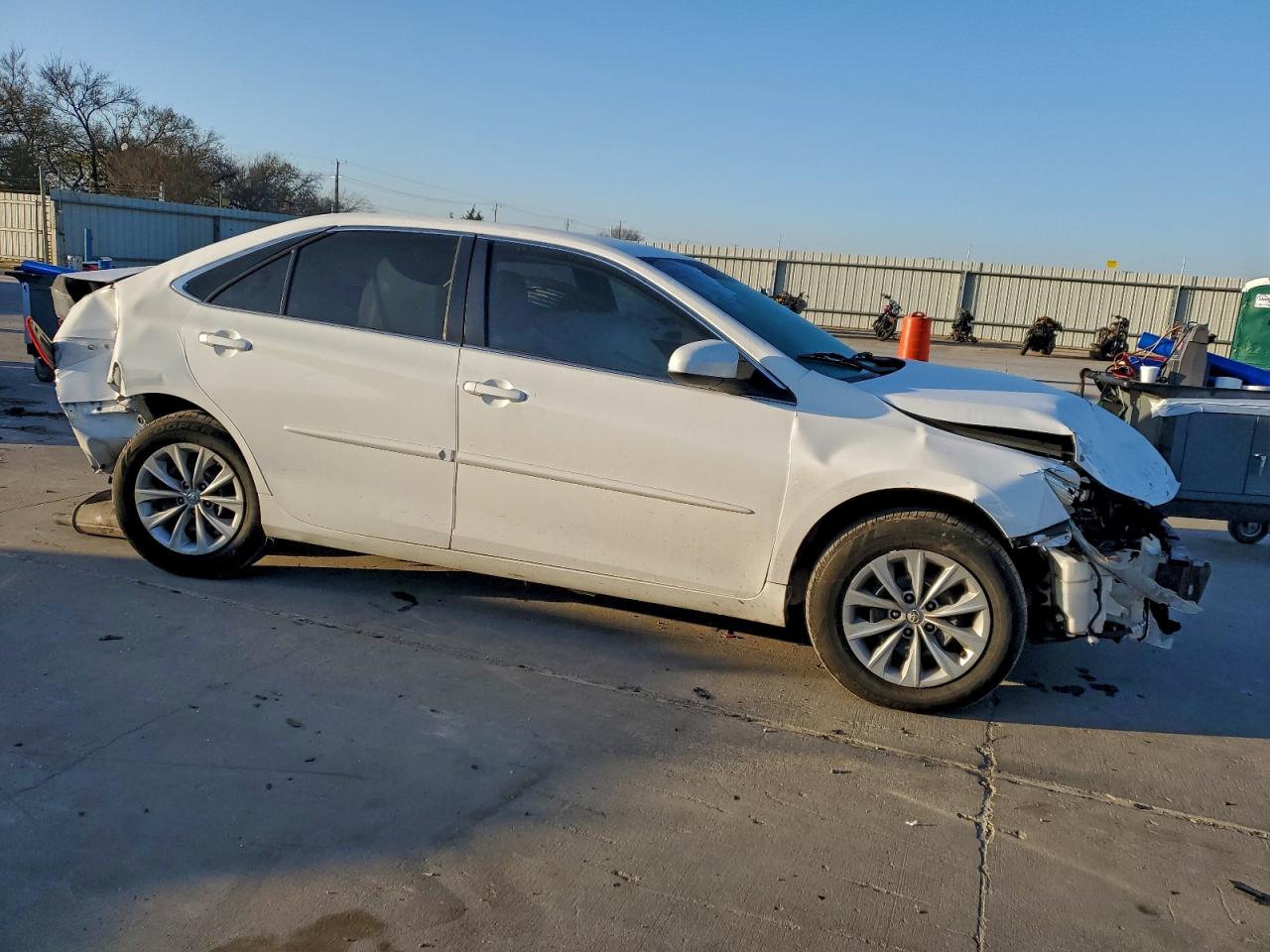 Lot #3318142391 2016 TOYOTA CAMRY LE