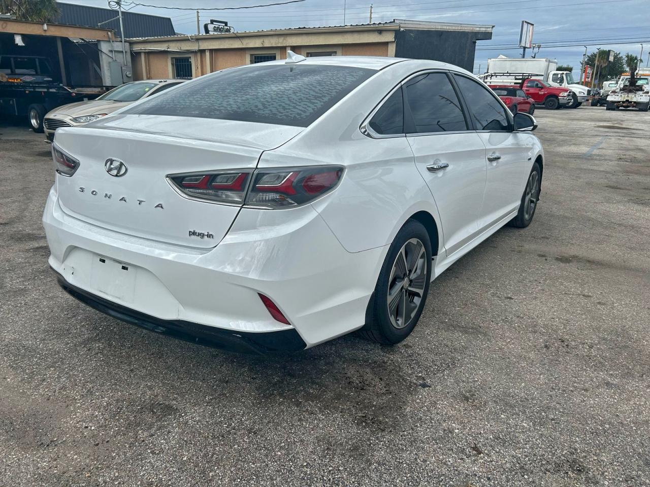 HYUNDAI SONATA PLUG-IN HYBRID