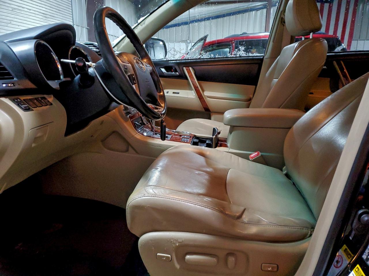 TOYOTA HIGHLANDER LIMITED